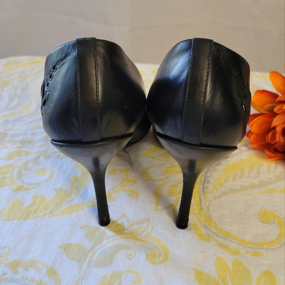 Authentic Louis Vuitton Heel Shoes - Picture 7 of 16